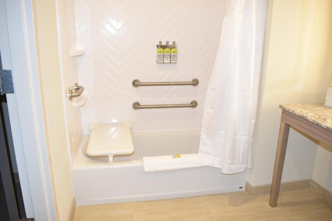 Holiday Inn - Kansas City - Northeast By Ihg Kültér fotó