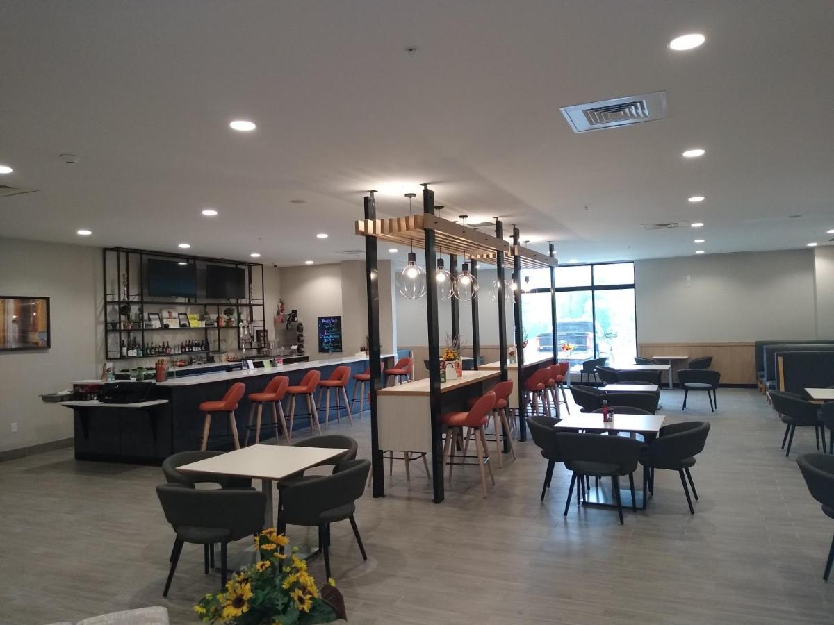 Holiday Inn - Kansas City - Northeast By Ihg Kültér fotó