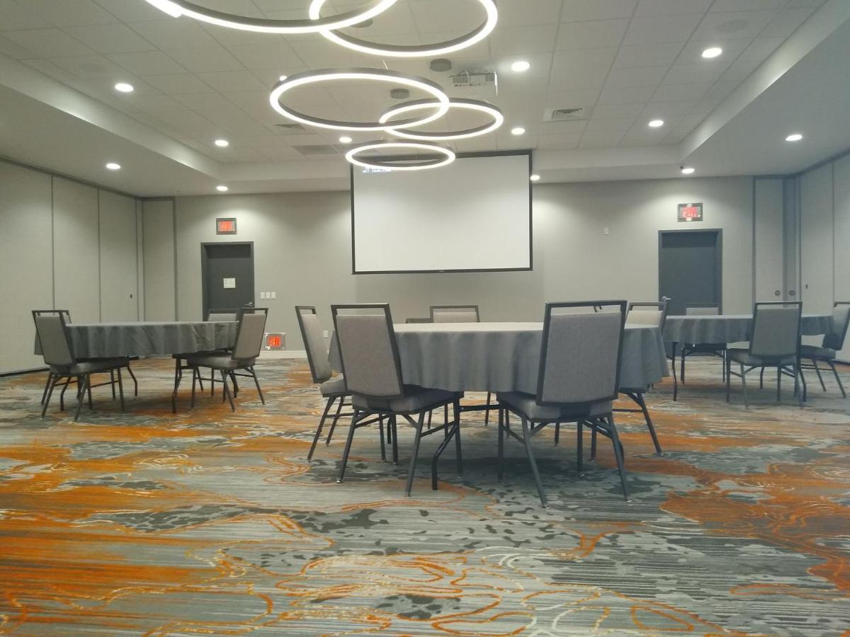 Holiday Inn - Kansas City - Northeast By Ihg Kültér fotó